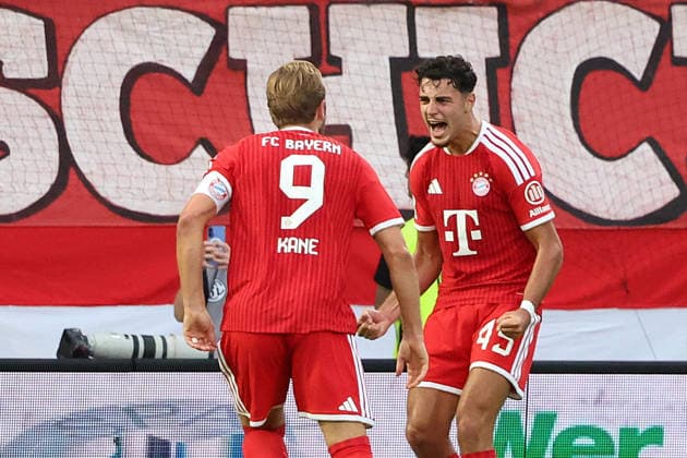 September 13, 2026, xrekx, Soccer, Bundesliga 1, SV Elversberg vs. FC Bayern Munich: Goal celebration after Harry Kane s goal for FC Bayern Munich, with Aleksandar Pavlovic of FC Bayern Munich. DFL and DFB regulations prohibit any use of photographs as image sequences and or quasi-VVIDEO Elversberg