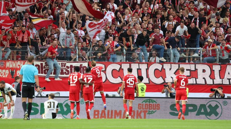 September 13, 2026, xrekx, Soccer, Bundesliga 1, SV Elversberg vs. FC Bayern Munich – Goal celebration after Harry Kane’s goal, 1–2, FC Bayern Munich, DFL, DFB. REGULATIONS PROHIBIT ANY USE OF PHOTOGRAPHS AS IMAGE SEQUENCES AND OR QUASI-VIDEO. Elversberg
