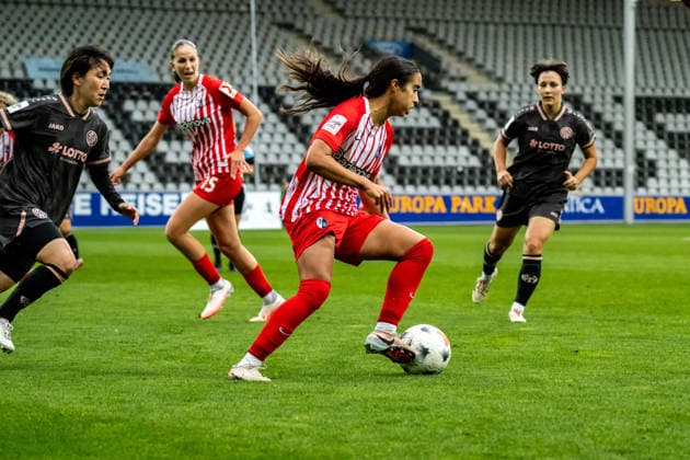 FREIBURG IM BREISGAU, GERMANY - SEPTEMBER 13: Sabah Seghir (9) of SC Freiburg plays the ball, during the Google Pixel Women s Bundesliga match between SC Freiburg and FSV Mainz 05 at Dreisam-Stadium on September 13, 2026 in Freiburg im Breisgau, Baden-Wuerttemberg, Germany Copyright: xFrankxSchererx xSPPx Sportspressphoto_SPR229961