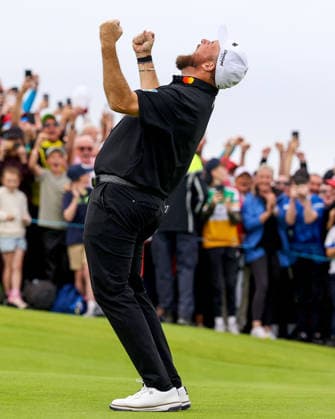 2026 Amgen Irish Open - Fourth Round, Trump International Golf Links, Doonbeg 13 9 2026 Shane Lowry celebrates after making a birdie on the eighteenth green and winning the Amgen Irish Open Shane Lowry celebrates after making a birdie on the eighteenth green and winning the Amgen Irish Open 13 9 2026  Copyright: xx BB2_2912a