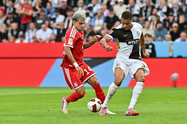 1 German Bundesliga: SV Elversberg vs. FC Bayern Munich, September 13, 2026, ELVERSBERG, GERMANY, September 13: Luis DIAZ of FC Bayern Munich (No. 14) and Jan GYAMERAH of SV Elversberg (No. 30) face off during the Bundesliga match between SV Elversberg and FC Bayern Munich on Matchday 3 at the Ursapharm Arena on Kaiserlinde. DFL REGULATIONS PROHIBIT ANY USE OF PHOTOGRAPHS AS IMAGE SEQUENCES AND OR QUASI-VIDEO Copyright: xBEAUTIFULxSPORTS Goldbergx