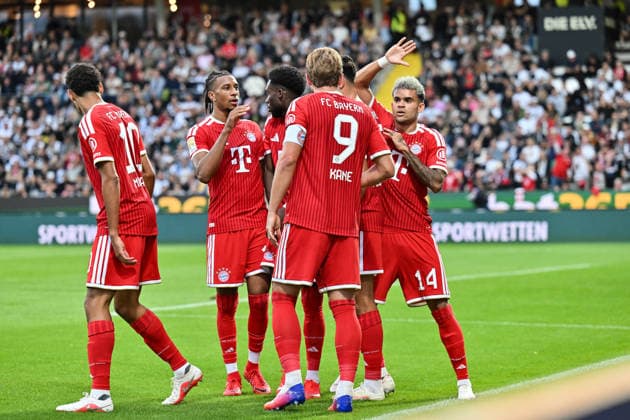 1 Soccer Bundesliga SV Elversberg vs. FC Bayern Munich, September 13, 2026 ELVERSBERG, GERMANY September 13 Bayern players celebrate after Harry Kane scores the 1-2 goal. FC Bayern Munich 9 Goal Scorers Joy Happy during the Bundesliga match between SV Elversberg and FC Bayern Munich on Matchday 3 at the Ursapharm Arena an der Kaiserlinde. DFL REGULATIONS PROHIBIT ANY USE OF PHOTOGRAPHS AS IMAGE SEQUENCES AND OR QUASI-VIDEO Copyright: xBEAUTIFULxSPORTS Goldbergx