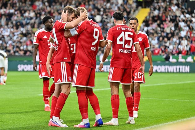 1 Soccer Bundesliga SV Elversberg vs. FC Bayern Munich, September 13, 2026 ELVERSBERG, GERMANY September 13 Bayern players celebrate after Harry Kane scores the 1-2 goal. FC Bayern Munich 9 Goal Scorers Joy Happy during the Bundesliga match between SV Elversberg and FC Bayern Munich on Matchday 3 at the Ursapharm Arena an der Kaiserlinde. DFL REGULATIONS PROHIBIT ANY USE OF PHOTOGRAPHS AS IMAGE SEQUENCES AND OR QUASI-VIDEO Copyright: xBEAUTIFULxSPORTS Goldbergx