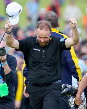 2026 Amgen Irish Open - Fourth Round, Trump International Golf Links, Doonbeg 13 9 2026 Shane Lowry celebrates as he walks onto the eighteenth green Shane Lowry celebrates as he walks onto the eighteenth green 13 9 2026  Copyright: xx DC1A9812
