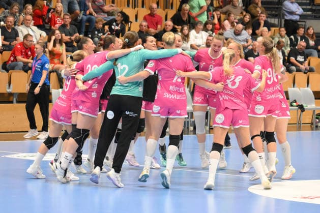 The TusSies Metzingen celebrate their victory GER, BSV Sachsen Zwickau vs. TusSies Metzingen, Handball, Bundesliga, Women, Alsco HBF, Matchday 3, 2026–2027 Season, September 13, 2026 GER, BSV Sachsen Zwickau vs. TusSies Metzingen, Handball, Bundesliga, Women, Alsco HBF, Matchday 3, 2026–2027 Season, September 13, 2026 Zwickau Copyright: xEibner-Pressefotox EP_BHR