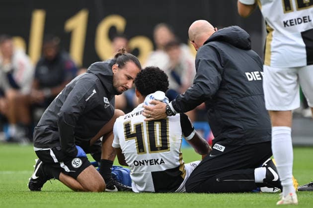 Francis ONYEKA Elversberg Injury, injured, pain, Soccer 1. Bundesliga, Matchday 3, matchday3, Spieltag3, SV 07 Elversberg vs. FC Bayern Munich on September 13, 2026, at the Ursapharm Arena an der Kaiserlinde, Waldstadion in Elversberg, Germany. DFL regulations prohibit any use of photographs as image sequences and or quasi-video.