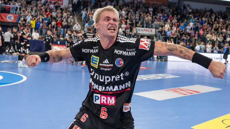 Marek Nissen, HC Erlangen, 06: Celebrations and joy after the final whistle following the home victory: HC Erlangen vs. Bergischer HC, Handball, Opel Handball Bundesliga, Matchday 5, 2026–2027 season, September 13, 2026: HC Erlangen vs. Bergischer HC, Handball, Opel Handball Bundesliga, Matchday 5, 2026–2027 Season, September 13, 2026: Nuremberg Copyright: xEibner-Pressefoto ArdanxFuessmanx EP_AFN