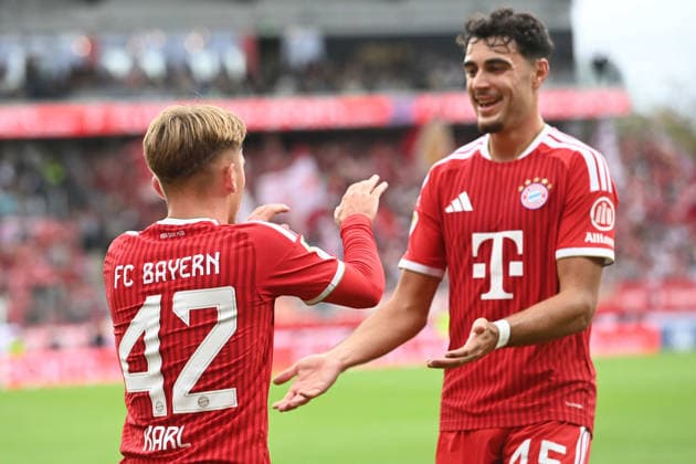 Lennart KARL M celebrates after scoring the 0-1 goal; celebration, cheering, joy, cheers, with Aleksandar PAVLOVIC M; Soccer, 1. Bundesliga, Matchday 3, SV 07 Elversberg vs. FC Bayern Munich on September 13, 2026, at the Ursapharm Arena an der Kaiserlinde, Waldstadion in Elversberg, Germany. DFL regulations prohibit any use of photographs as image sequences and or quasi-video.