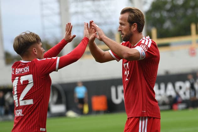 Lennart KARL M celebrates after scoring the 0-1 goal; celebration, cheering, joy, cheers, with Harry KANE M; Soccer, Bundesliga 1, Matchday 3, matchday3, Spieltag3, SV 07 Elversberg vs. FC Bayern Munich on September 13, 2026, at the Ursapharm Arena an der Kaiserlinde, Waldstadion in Elversberg, Germany. DFL regulations prohibit any use of photographs as image sequences and or quasi-video.