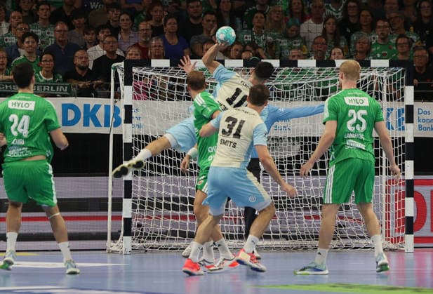 GER HBL 2026–2027 Season: Füchse Berlin vs. VfL Gummersbach, September 13, 2026, MAX SCHMELING HALLE, Berlin, Ales DUSHJEBAEV (Füchse Berlin 10) breaks through at the circle and scores against Lasse LUDWIG (Füchse Berlin 1)