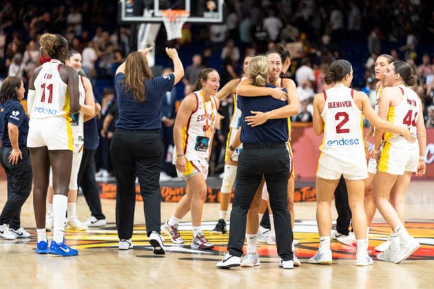 German team celebrates after victory at the end of the game, Maria Conde (Spain), 10, Awa Fam (Spain), 11, Alicia Florez (Spain), 18, Maite Cazorla (Spain), 05, GER, Spain vs. Germany, Basketball, 2026 FIBA Women’s World Cup, Third-Place Game, September 13, 2026, GER, Spain vs. Germany, Basketball, 2026 FIBA Women’s World Cup, Third-Place Game, September 13, 2026, Berlin Copyright: xEibner-Pressefoto MaxxVincenx EP_MVN