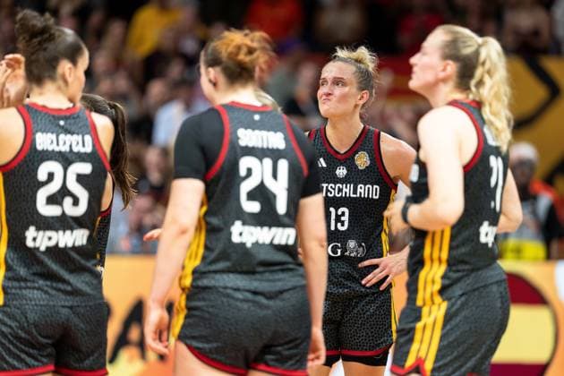 German Team Disappoints: Disappointment After Loss, Clara Bielefeld (Germany), 25, Lina Sontag (Germany), 24, Leonie Fiebich (Germany), 13, Marie Guelich (Germany), 21, GER, Spain vs. Germany, Basketball, 2026 FIBA Women’s World Cup, 3rd-place game, September 13, 2026 GER, Spain vs. Germany, Basketball, 2026 FIBA Women’s World Cup, 3rd-place game, September 13, 2026 Berlin Copyright: xEibner-Pressefoto MaxxVincenx EP_MVN