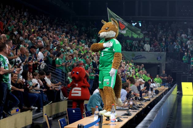 September 13, 2026, GER Germany, Handball, 1st Bundesliga, August 27, 2026, 2026–2027 season, Berlin, Fuechse Berlin vs. Gummersbach, mascot Fuchsi, spectators, visitors, fans, nordphoto GmbH, Engler, Berlin, Max Schmeling Halle, Berlin, Germany Copyright: xNordphotox xEnglerx