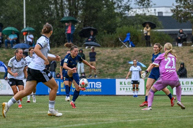 September 13, 2026, Soccer, Women s Bundesliga 2, 2026–2027, Matchday 6, SG 99 Andernach vs. Eintracht Frankfurt U20. Leonie Krump (10) of Andernach controls the ball with her foot in the penalty area.