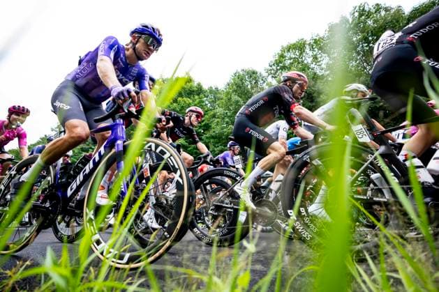September 13, 2026, Montreal, Pq, CANADA: The main pack climbs a section of Mount Royal during the Grand Prix Cyclistes de Montreal on Sunday, Sept. 13, 2026. Canada News - September 13, 2026  - ZUMAc35_ 20260913_zaf_c35_015 Copyright: xChristopherxKatsarovx