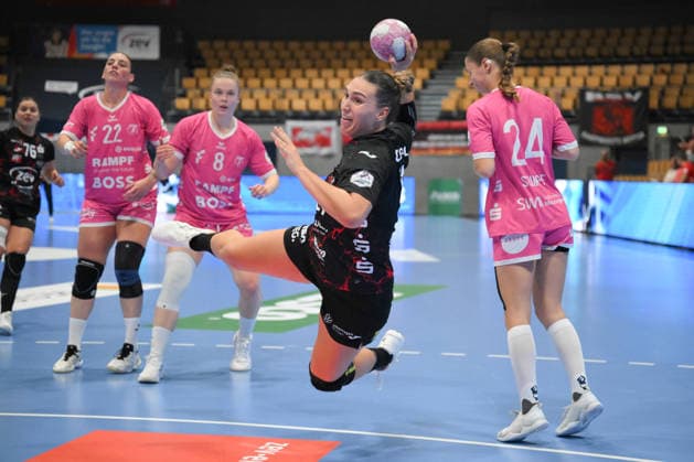 Rita Campos (BSV Sachsen Zwickau, center) taking a shot, Marie Luisa Stumpf (TusSies Metzingen, right), Ida Petzold (TusSies Metzingen, center), and Gabriela Bitolo (TusSies Metzingen, left) GER, BSV Sachsen Zwickau vs. TusSies Metzingen, Handball, Bundesliga, Women, Alsco HBF, Matchday 3, 2026–2027 season, September 13, 2026 (GER), BSV Sachsen Zwickau vs. TusSies Metzingen, Handball, Bundesliga, Women, Alsco HBF, Matchday 3, 2026–2027 season, September 13, 2026, Zwickau Copyright: xEibner-Pressefotox EP_BHR