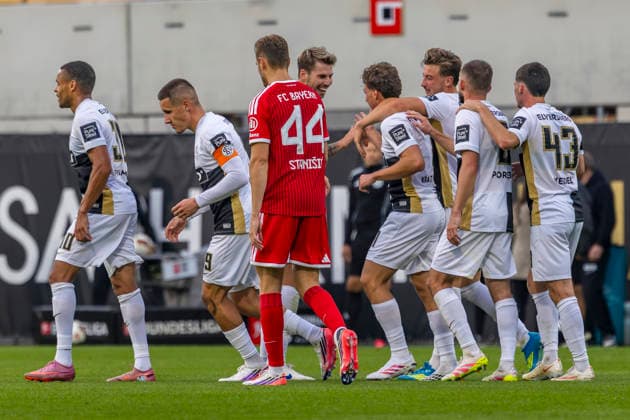 Elversberg, Germany, September 13, 2026, Bundesliga 1, 2026–2027 Season, Matchday 3: SV Elversberg vs. FC Bayern Munich. Pictured in the crowd: goal scorer Maurice Krattenmacher of SV Elversberg celebrates with his teammates after scoring the 1–1 goal, DFB and DFL regulations prohibit any use of photographs as image sequences and or quasi-video. URSAPHARM Arena an der Kaiserlinde, Saarland Copyright: xFotostandx xSchäferx