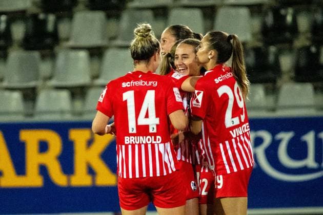 FREIBURG IM BREISGAU, GERMANY - SEPTEMBER 13: Player of SC Freiburg celebrate the goal to score to the 3:0, during the Google Pixel Women s Bundesliga match between SC Freiburg and FSV Mainz 05 at Dreisam-Stadium on September 13, 2026 in Freiburg im Breisgau, Baden-Wuerttemberg, Germany Copyright: xFrankxSchererx xSPPx Sportspressphoto_SPR230074