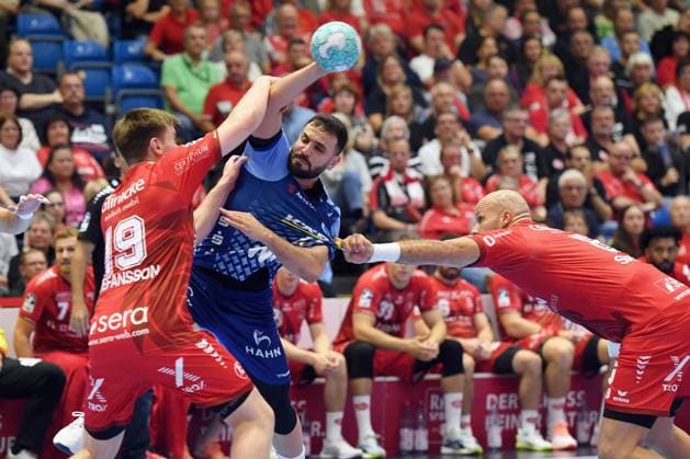 Mohamed Amine Darmoul, TVB Stuttgart 70, on the ball; Reynir Thor Stefansson, MT Melsungen 19; Adrian Sipos, MT Melsungen 8 R; GER, MT Melsungen vs. TVB 1898 Stuttgart, Handball, 1st Bundesliga, Matchday 4, 2026–2027 Season, September 13, 2026, GER, MT Melsungen vs. TVB Stuttgart, Handball, 1st Bundesliga, Matchday 4, 2026–2027 season, September 13, 2026, Kassel Copyright: xEibner-Pressefotox xRolandxSippelx EP_RSL