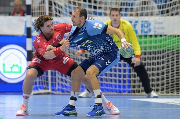 Kai Haefner, TVB Stuttgart 34, with the ball; Johannes Golla, MT Melsungen 14; Nebojsa Simic, MT Melsungen goalkeeper 16, in the back; GER, MT Melsungen vs. TVB 1898 Stuttgart, handball, 1st Bundesliga, Matchday 4, 2026–2027 season, September 13, 2026, GER, MT Melsungen vs. TVB Stuttgart, Handball, 1st Bundesliga, Matchday 4, 2026–2027 season, September 13, 2026, Kassel Copyright: xEibner-Pressefotox xRolandxSippelx EP_RSL