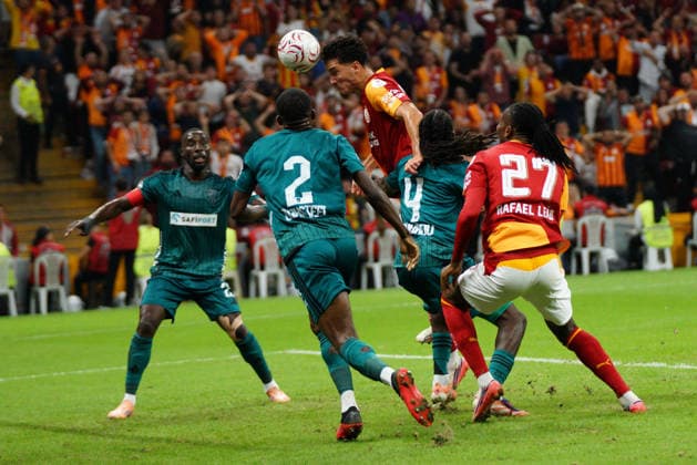 September 13, 2026, Sariyer, Istanbul, Turkey: Deniz Gul (C-up) of Galatasaray in action against Banhie Zoukrou (C-down) and Anfernee Dijksteel (C-L) of Kocaelispor during the Turkish Super League 2026 27 match between Galatasaray and Kocaelispor at the Ali Sami Yen Sports Complex RAMS Park Stadium in Istanbul, Turkey, on September 13, 2026. Turkish Super League 2026 27 - Galatasaray Vs Kocaelispor  - ZUMAu194 20260913_zip_u194_013 Copyright: xTolgaxUluturkx