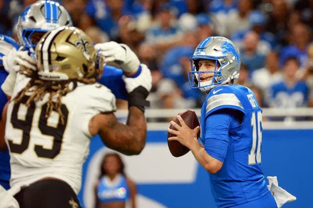 New Orelans vs Detroit Lions DETROIT,MICHIGAN-SEPTEMBER 13: Quarterback Jared Goff (16) of the Detroit Lions looks to pass the ball during an NFL, American Football Herren, USA football game between the New Orleans Saints and the Detroit Lions in Detroit, Michigan USA, on Sunday, September 13, 2026 Detroit Michigan United States  Copyright: xAmyxLemusx originalFilename:lemus-neworela260913_npwjn.jpg