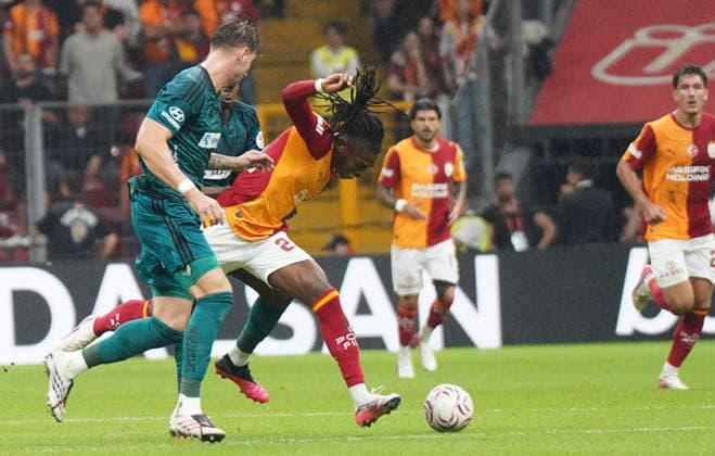 ISTANBUL, TURKEY - SEPTEMBER 13: Rafael Leao (R) of Galatasaray and Matej Maglica (L) of Kocaelispor during the Turkish Super League 2026 27 match between Galatasaray and Kocaelispor at Rams Park Stadium on September 13, 2026 in Istanbul, Turkey. Istanbul Turkey Copyright: xSeskimphotox GSaray-Kocaeli-1309 (12)