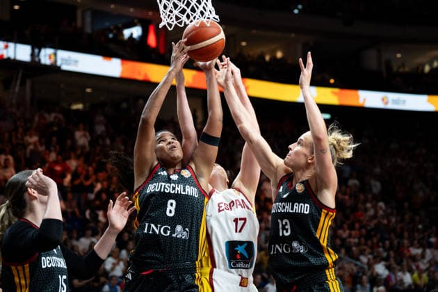 Spain V Germany: 3rd Place Game - FIBA Women s Basketball World Cup Germany 2026 Nyara Sabally, Megan Gustafson and Leonie Fiebich play during the FIBA Women s Basketball World Cup 2026 third-place game between Spain and Germany in Berlin, Germany, on September 13, 2026. Berlin Germany  Copyright: xMarcinxGolbax originalFilename:golba-spainvge260913_npPE8.jpg