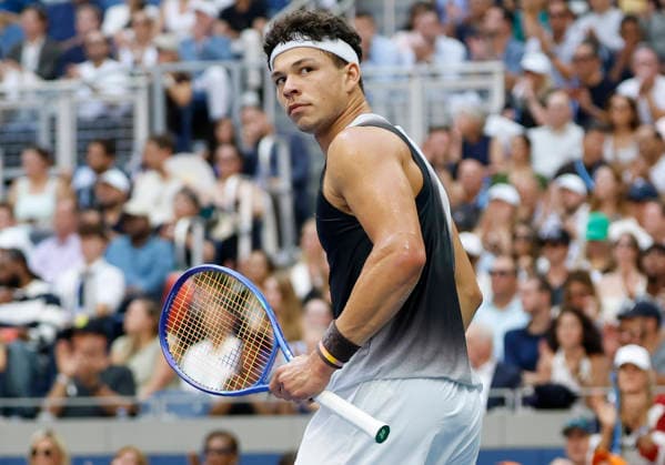 Ben Shelton reacts after winning a point against Alexander Zverev of Germany in the first set of the Men s Finals match in Arthur Ashe Stadium at the 2026 US Open Tennis Championship at the USTA Billie Jean King National Tennis Center in New York City on Sunday, September 13, 2026.  NYP20260913807 COREYxSIPKIN