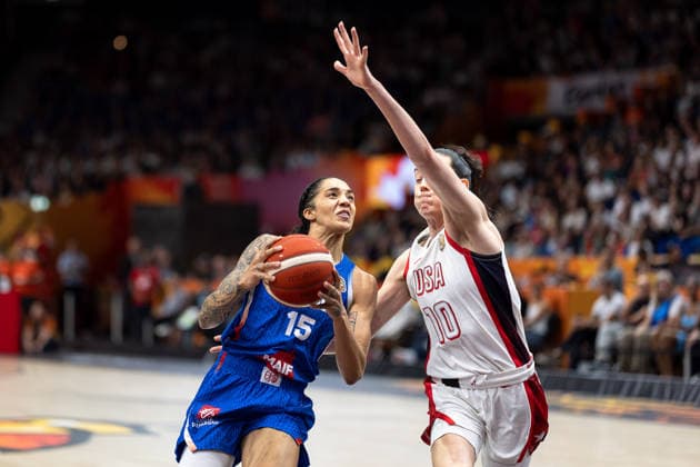 Gabby Williams (France), No. 15, dribbling; Breanna Stewart (USA), No. 10; GER, USA vs. France, basketball, 2026 FIBA Women s World Cup, Final, September 13, 2026, GER, USA vs. France, Basketball, 2026 FIBA Women’s World Cup, Final, September 13, 2026, Berlin Copyright: xEibner-Pressefoto MaxxVincenx EP_MVN
