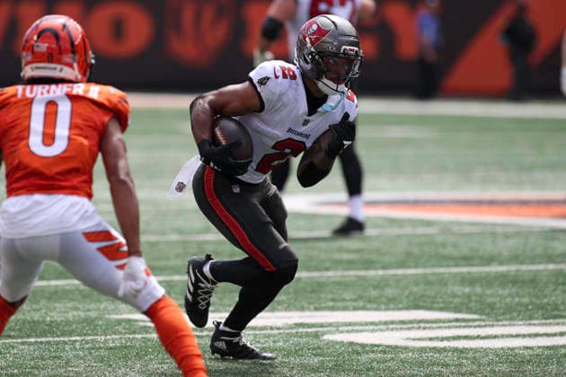 Sep 13, 2026; Cincinnati, OH, USA; Tampa Bay Buccaneers WR Emeka Egbuka runs after the catch during WEEK 1 of the NFL, American Football Herren, USA regular season between the Cincinnati Bengals and the Tampa Bay Buccaneers at Paycor Stadium. Mandatory Credit: -Cal Media Cincinnati USA - ZUMAc04_ 20260913_zma_c04_104 Copyright: xKevinxSchultzx