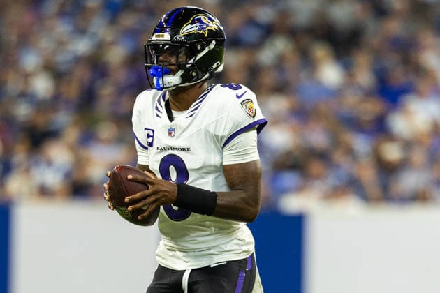 Sep 13, 2026; Indianapolis, IN, USA; Baltimore Ravens quarterback Lamar Jackson (8) passes the ball during NFL, American Football Herren, USA game action against the Indianapolis Colts at Lucas Oil Stadium. Mandatory Credit: -Cal Media NFL 2026: Ravens Vs Colts SEP 13  - ZUMAc04_ 20260913_zma_c04_129 Copyright: xJohnxMersitsx