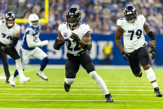 Sep 13, 2026; Indianapolis, IN, USA; Baltimore Ravens running back Derrick Henry (22) runs with the ball during NFL, American Football Herren, USA game action against the Indianapolis Colts at Lucas Oil Stadium. Mandatory Credit: -Cal Media NFL 2026: Ravens Vs Colts SEP 13  - ZUMAc04_ 20260913_zma_c04_133 Copyright: xJohnxMersitsx