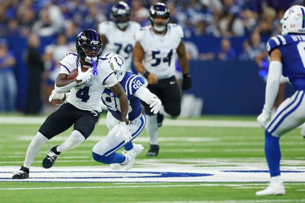 INDIANAPOLIS, IN - SEPTEMBER 13: Baltimore Ravens wide receiver Zay Flowers (4) runs up field after the catch in the second quarter of play during a NFL, American Football Herren, USA game between the Baltimore Ravens and the Indianapolis Colts on September 13, 2026 at Lucas Oil Stadium in Indianapolis, IN. (Photo by Jeffrey Brown Icon Sportswire) NFL: SEP 13 Ravens at Colts EDITORIAL USE ONLY Icon091326015