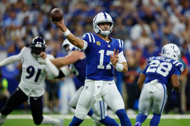 INDIANAPOLIS, IN - SEPTEMBER 13: Indianapolis Colts quarterback Daniel Jones (17) throws a pass in the second quarter of play during a NFL, American Football Herren, USA game between the Baltimore Ravens and the Indianapolis Colts on September 13, 2026 at Lucas Oil Stadium in Indianapolis, IN. (Photo by Jeffrey Brown Icon Sportswire) NFL: SEP 13 Ravens at Colts EDITORIAL USE ONLY Icon091326020