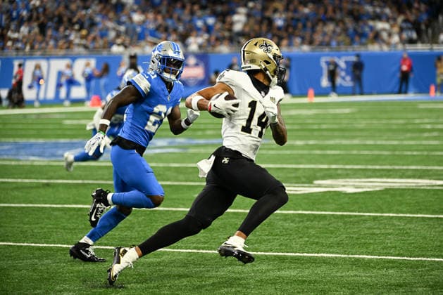 DETROIT, MI - SEPTEMBER 13: New Orleans Saints wide receiver Devaughn Vele (14) takes a pass upfield for a first down during the Detroit Lions versus New Orleans Saints game on Sunday September 13, 2026 at Ford Field in Detroit, MI. (Photo by Steven King Icon Sportswire) NFL, American Football Herren, USA SEP 13 Saints at Lions EDITORIAL USE ONLY Icon2582026091300073