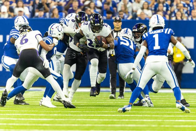 Sep 13, 2026; Indianapolis, IN, USA; Baltimore Ravens running back Derrick Henry (22) runs with the ball during NFL, American Football Herren, USA game action against the Indianapolis Colts at Lucas Oil Stadium. Mandatory Credit: -Cal Media NFL 2026: Ravens Vs Colts SEP 13  - ZUMAc04_ 20260913_zma_c04_135 Copyright: xJohnxMersitsx