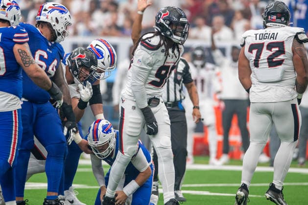 September 13, 2026: Houston Texans defensive end Jadeveon Clowney (90) celebrates a sack during a game between the Buffalo Bills and the Houston Texans in Houston, TX. .. CSM - ZUMAc04_ 20260913_zma_c04_078 Copyright: xTraskxSmithx