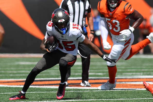 Sep 13, 2026; Cincinnati, OH, USA; Tampa Bay Buccaneers WR Tez Johnson runs with the ball during WEEK 1 of the NFL, American Football Herren, USA regular season between the Cincinnati Bengals and the Tampa Bay Buccaneers at Paycor Stadium. Mandatory Credit: -Cal Media Cincinnati USA - ZUMAc04_ 20260913_zma_c04_080 Copyright: xKevinxSchultzx