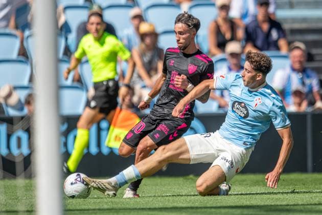 ESP LaLiga EA Sports RC Celta Vigo vs. Málaga CF David Larrubia of Málaga and Hugo Burcio of Celta during the LaLiga EA Sports match between RC Celta Vigo and Málaga CF played at Abanca Balaidos Stadium, Vigo, Pontevedra, on September 13, 2026, in Spain. Spanish Soccer Copyright: xAgenciaxLOFx
