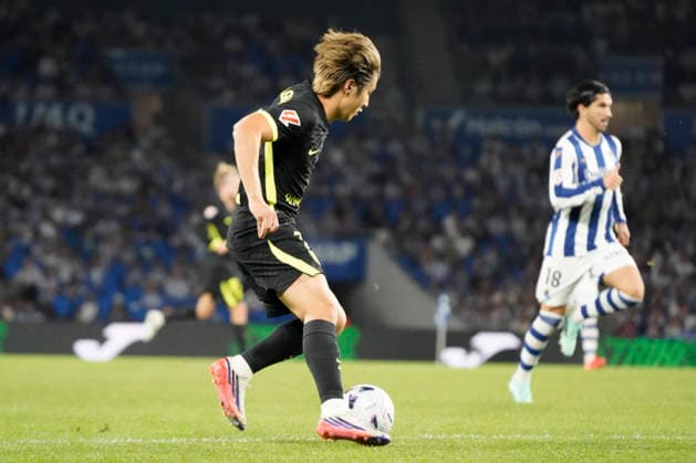 Lee Kang-In seen during LaLiga EA Sports 26 27 game between teams of Real Sociedad and Atletico de Madrid (Mickael Ducint Ball Raw Images) San Sebastian Estadio Anoeta Spain Copyright: xMickaelxDucintx mickaelducint_RealSociedad_AtleticoDeMadrid543