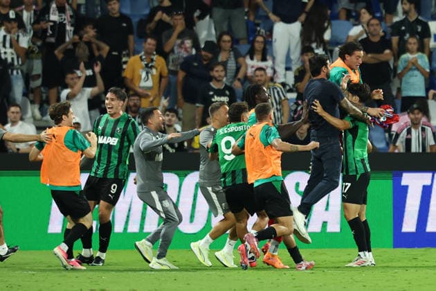 Vasilije Adzic of US Sassuolo celebrates with team mates after scoring the goal of 3-2 during the Serie A 2026 2027 football match between US Sassuolo and Juventus FC at Citta del Tricolore stadium in Reggio Emilia (Italy), September 13th, 2026. CesarexPurini