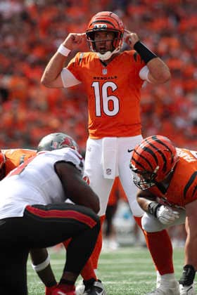Sep 13, 2026; Cincinnati, OH, USA; Cincinnati Bengals QB Joe Flacco yells instructions during WEEK 1 of the NFL, American Football Herren, USA regular season between the Cincinnati Bengals and the Tampa Bay Buccaneers at Paycor Stadium. Mandatory Credit: -Cal Media NFL 2026: Buccaneers Vs Bengals SEP 13  - ZUMAc04_ 20260913_zma_c04_222 Copyright: xKevinxSchultzx