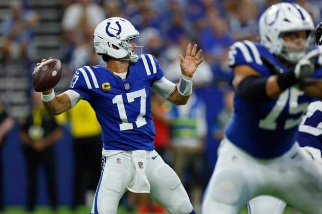 INDIANAPOLIS, IN - SEPTEMBER 13: Indianapolis Colts quarterback Daniel Jones (17) throws a pass during a NFL, American Football Herren, USA game between the Baltimore Ravens and the Indianapolis Colts on September 13, 2026 at Lucas Oil Stadium in Indianapolis, IN. (Photo by Jeffrey Brown Icon Sportswire) NFL: SEP 13 Ravens at Colts EDITORIAL USE ONLY Icon091326037