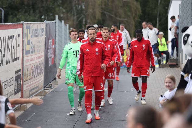 September 13, 2026, Soccer, Men s, Bundesliga 1, 2026–2027 Season, SV 07 Elversberg vs. FC Bayern Munich, The FC Bayern Munich team moments before taking the field, Harry Kane of FC Bayern Munich at the Ursapharm Arena in Elversberg on Kaiserlinde Street, Saarland, Germany Copyright: xFabianxKleerx
