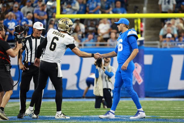 New Orleans Saints vs Detroit Lions DETROIT,MICHIGAN-SEPTEMBER 13: Quarterback Tyler Shough 6 of the New Orleans Saints shakes hands with quarterback Jared Goff 16 of the Detroit Lions before the cointoss prior to overtime of an NFL, American Football Herren, USA football game between the New Orleans Saints and the Detroit Lions in Detroit, Michigan USA, on Sunday, September 13, 2026 Detroit Michigan United States  Copyright: xJorgexLemusx originalFilename:lemus-neworlea260913_np9eK.jpg