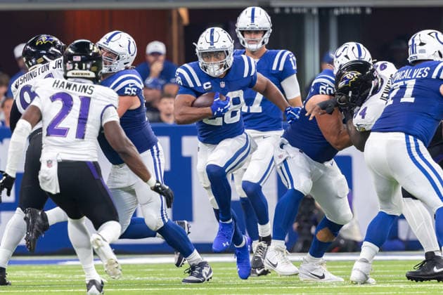 September 13, 2026, Indianapolis, Indiana, U.S: Indianapolis Colts running back Jonathan Taylor (28) carries the ball during the game between the Baltimore Ravens and the Indianapolis Colts at Lucas Oil Stadium, Indianapolis, Indiana. NFL, American Football Herren, USA 2026 Ravens 41-23 Colts  - ZUMAs304 20260913_zaf_s304_066 Copyright: xScottxStuartx