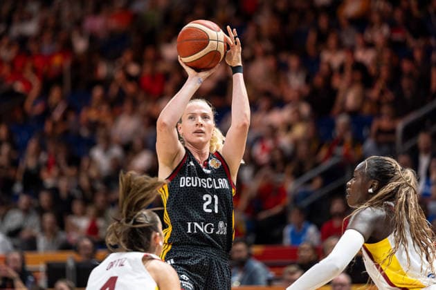 Marie Guelich (Germany), No. 21, shooting; Mariona Ortiz (Spain), No. 04; Awa Fam (Spain), No. 11; GER; Spain vs. Germany; Basketball; 2026 FIBA Women’s World Cup, 3rd-Place Game, September 13, 2026 GER, Spain vs. Germany, Basketball, 2026 FIBA Women’s World Cup, 3rd-Place Game, September 13, 2026 Berlin Copyright: xEibner-Pressefoto MaxxVincenx EP_MVN