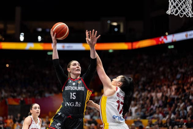 Luisa Geiselsoder (Germany), 15, shooting; Megan Gustafson (Spain), 17, GER, Spain vs. Germany, Basketball, 2026 FIBA Women s World Cup, 3rd-place game, September 13, 2026, GER, Spain vs. Germany, Basketball, 2026 FIBA Women’s World Cup, 3rd-place game, September 13, 2026, Berlin Copyright: xEibner-Pressefoto MaxxVincenx EP_MVN