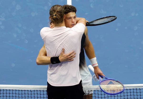 Alexander Zverev of Germany hugs Ben Shelton after winning the Men s Finals match in Arthur Ashe Stadium at the 2026 US Open Tennis Championship at the USTA Billie Jean King National Tennis Center in New York City on Sunday, September 13, 2026. Zverev won 6-3, 7-6, 5-7, 6-2.  NYP20260913876 JOHNxANGELILLO